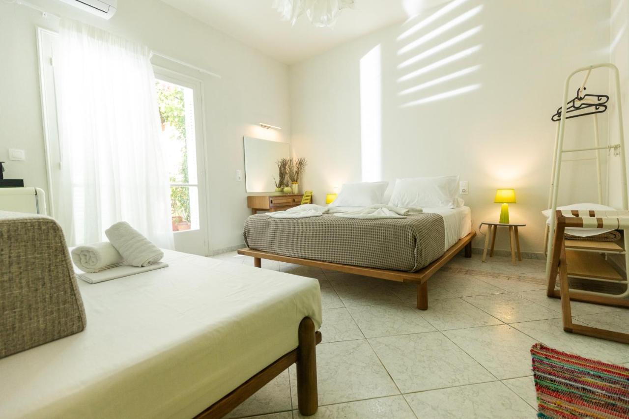 Mondrian Guest House Skiathos Town Exterior photo