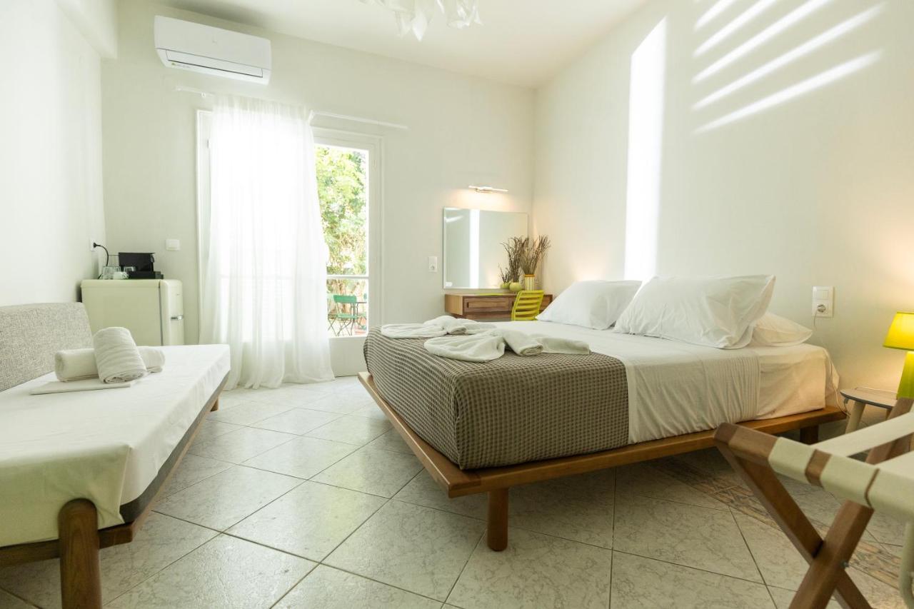 Mondrian Guest House Skiathos Town Exterior photo