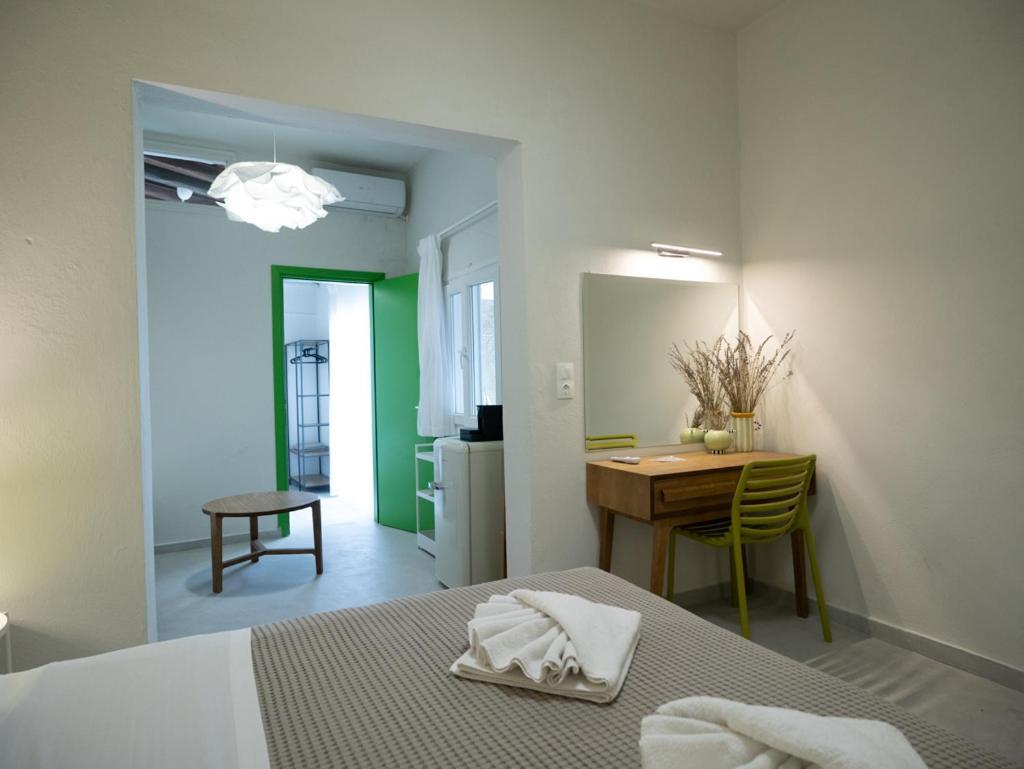 Mondrian Guest House Skiathos Town Exterior photo