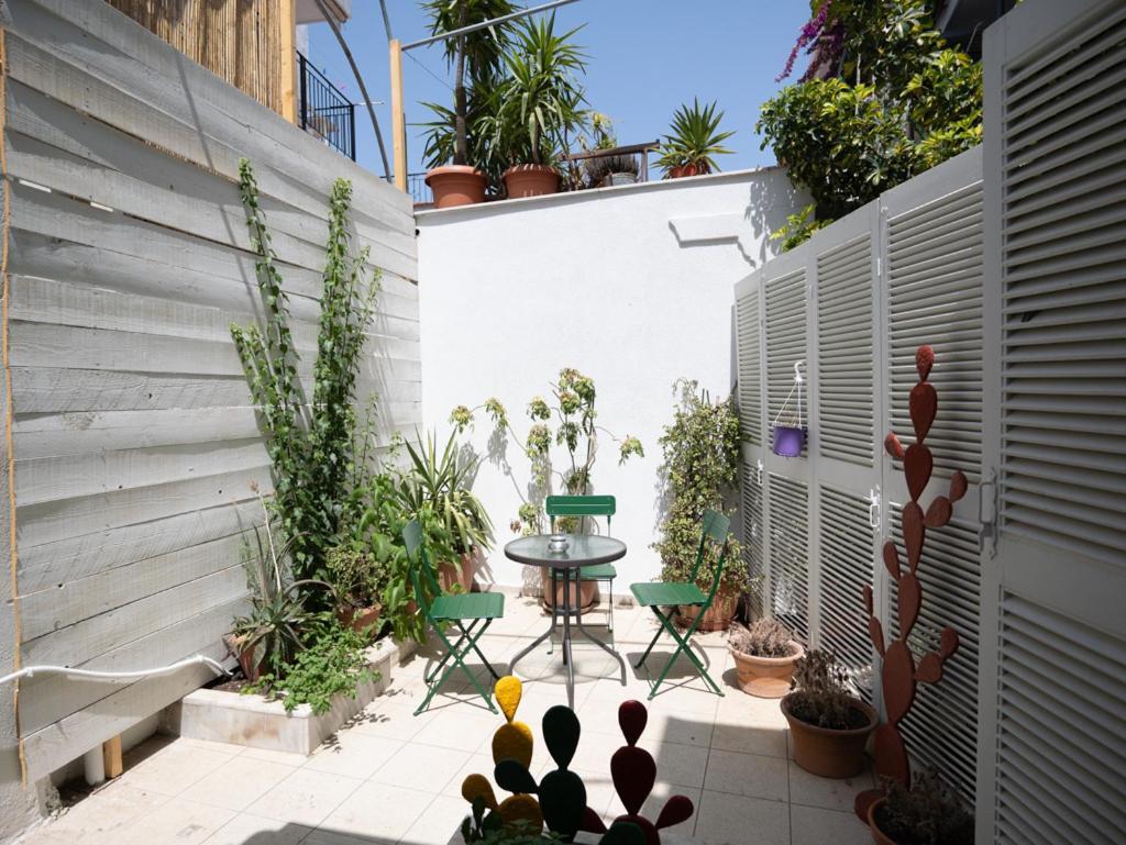 Mondrian Guest House Skiathos Town Exterior photo